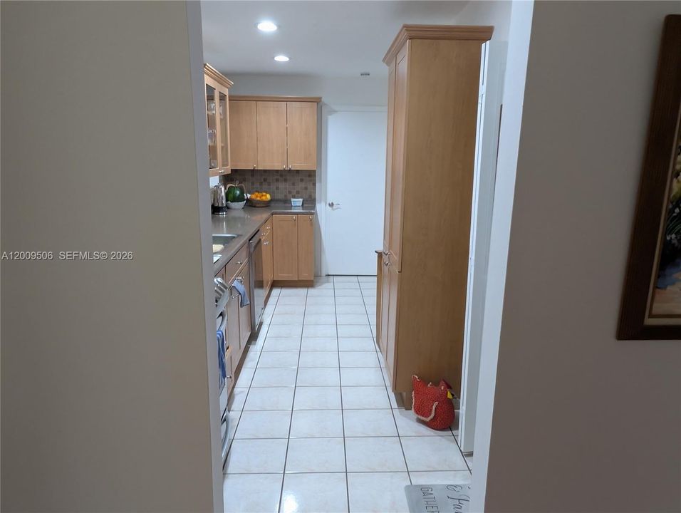 На продажу: $675,000 (4 спален, 2 ванн, 2156 Квадратных фут)