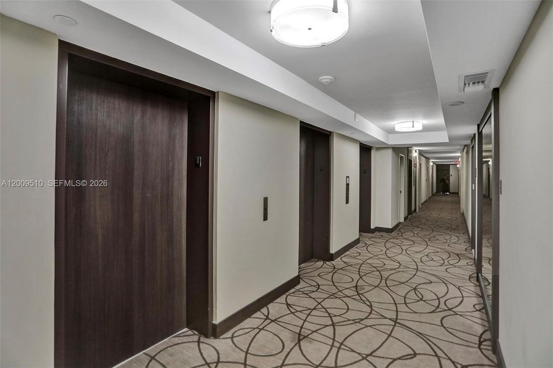 На продажу: $375,000 (2 спален, 2 ванн, 1023 Квадратных фут)