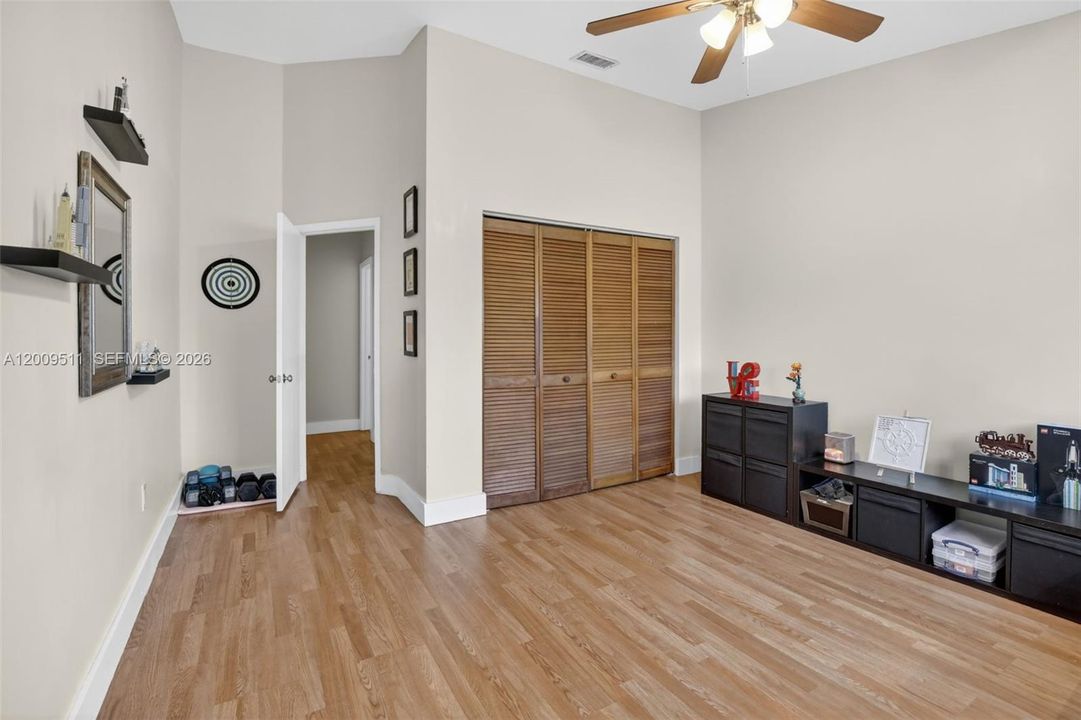 For Sale: $434,900 (3 beds, 2 baths, 1652 Square Feet)