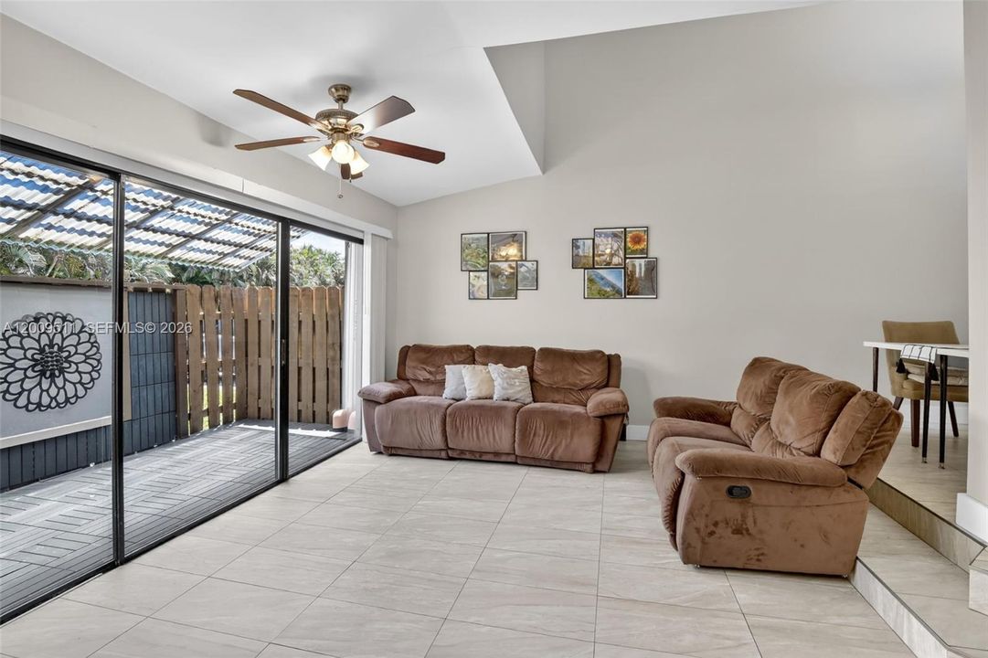 For Sale: $434,900 (3 beds, 2 baths, 1652 Square Feet)