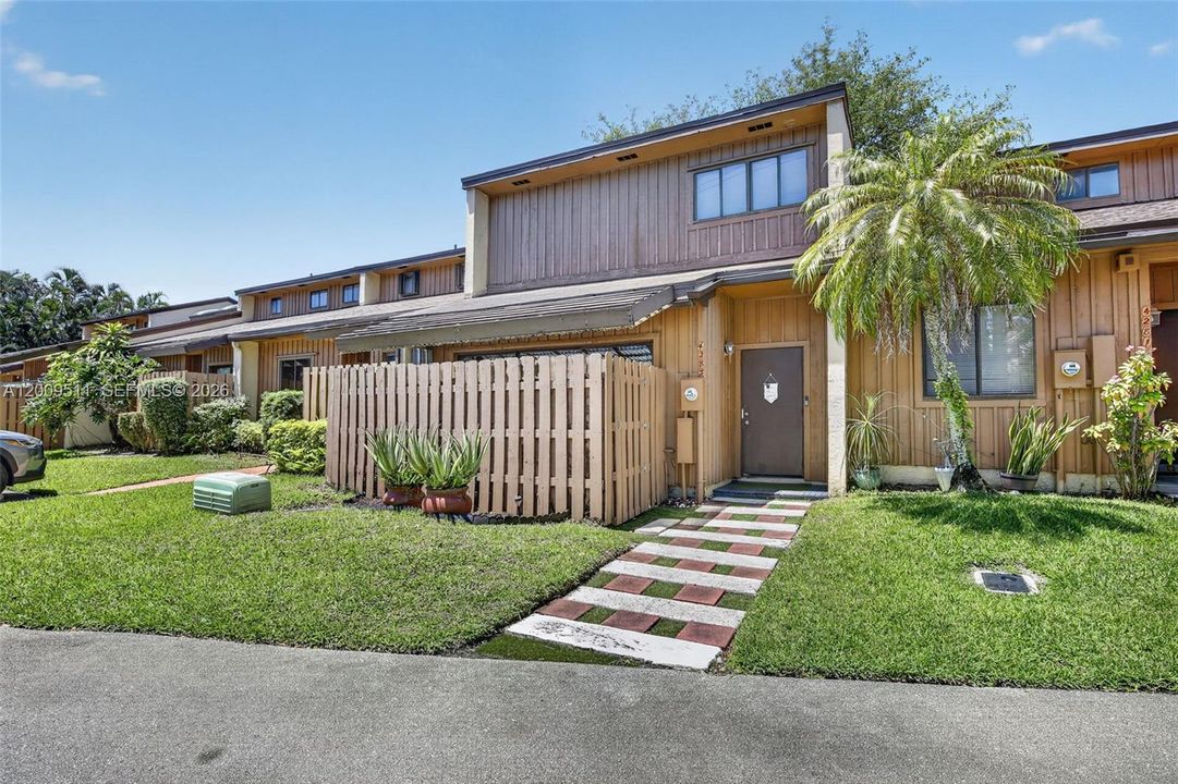 For Sale: $434,900 (3 beds, 2 baths, 1652 Square Feet)