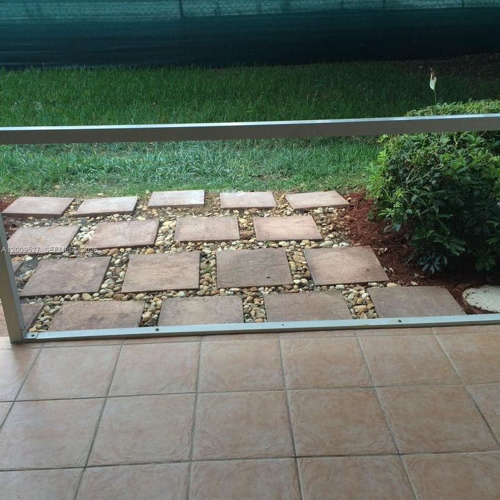 Activo con contrato: $2,650 (2 camas, 2 baños, 1110 Pies cuadrados)
