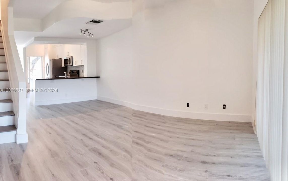 Activo con contrato: $2,650 (2 camas, 2 baños, 1110 Pies cuadrados)