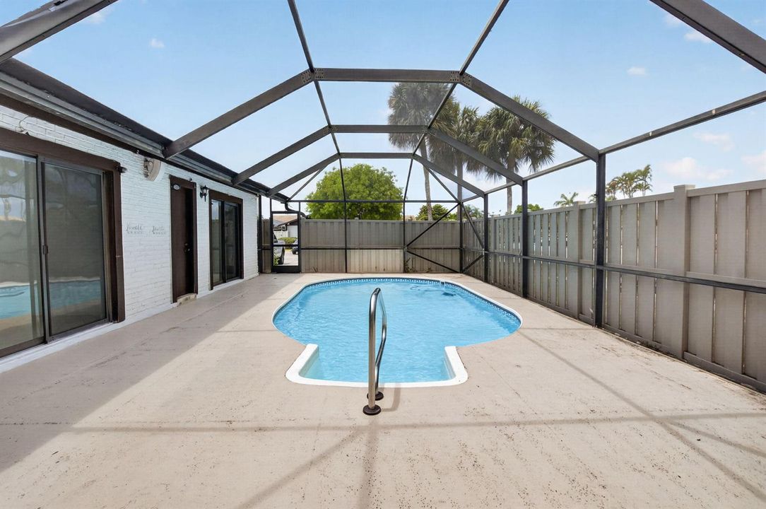 800 sq ft patio