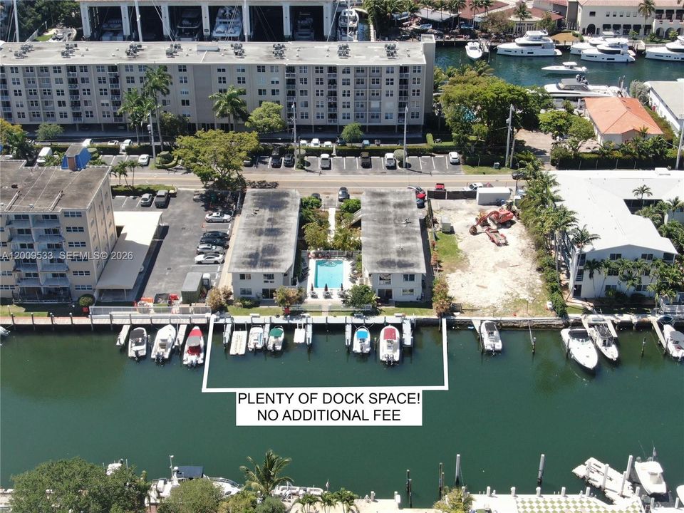 Под контрактом: $249,900 (1 спален, 1 ванн, 580 Квадратных фут)