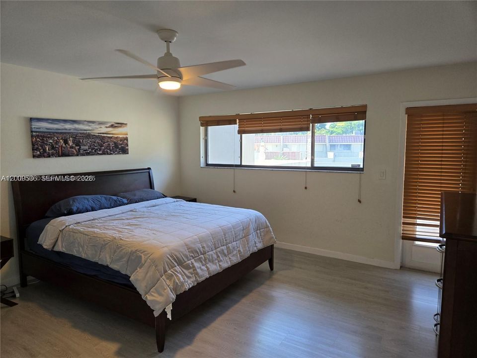 En Venta: $475,000 (3 camas, 2 baños, 2175 Pies cuadrados)