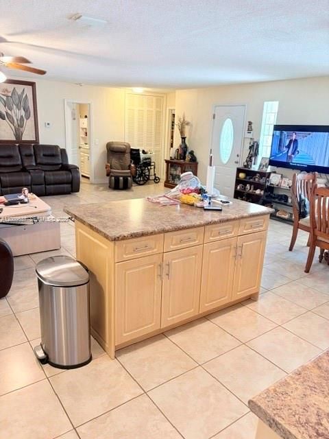 Activo con contrato: $497,900 (2 camas, 2 baños, 1652 Pies cuadrados)