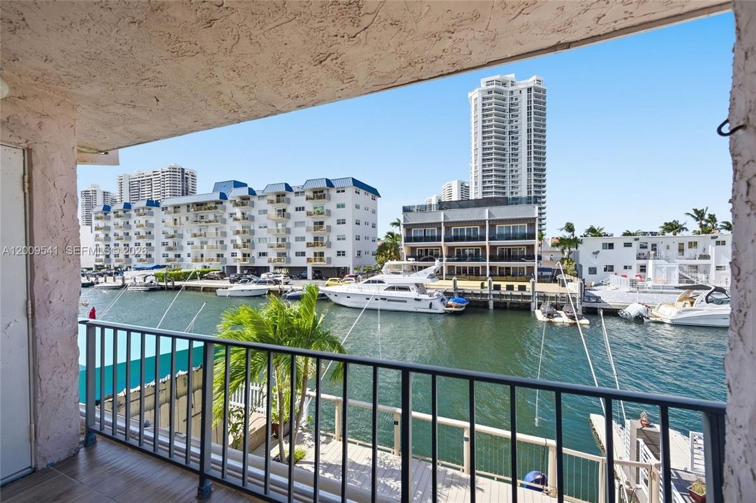 For Sale: $710,000 (3 beds, 2 baths, 1640 Square Feet)