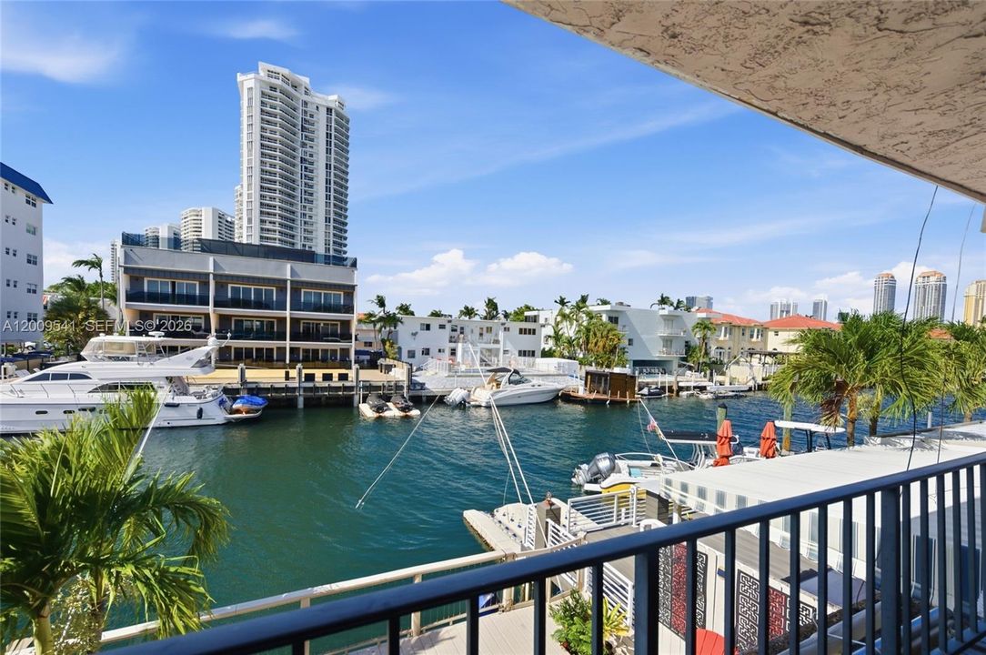 For Sale: $710,000 (3 beds, 2 baths, 1640 Square Feet)