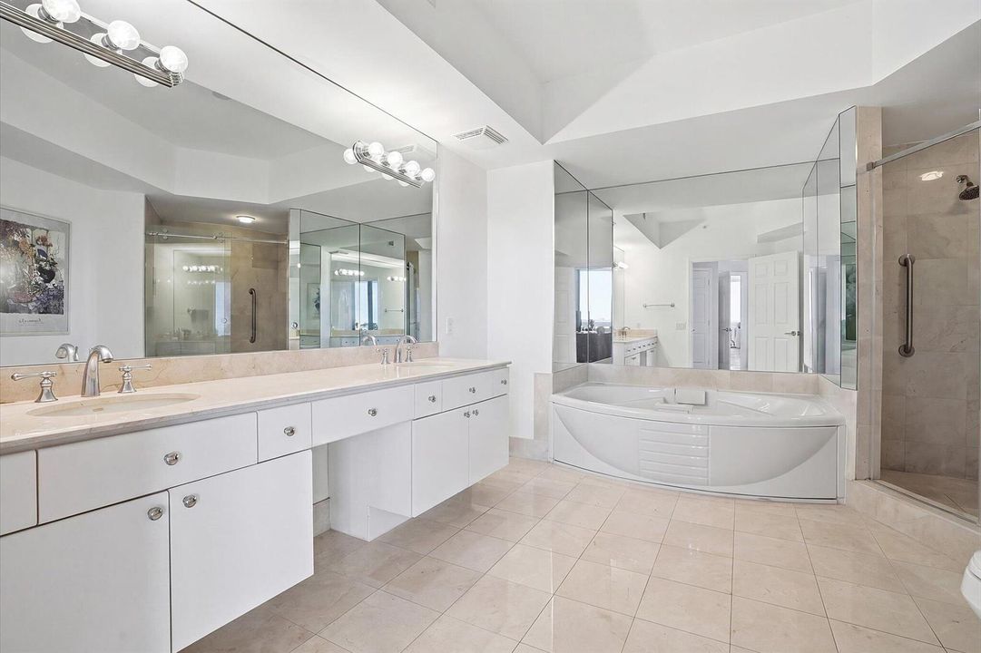 25-3100 N Ocean Blvd #804_025