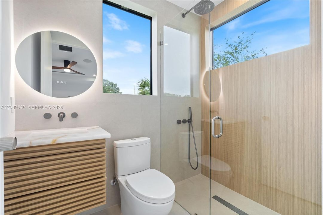 En Venta: $3,000,000 (4 camas, 4 baños, 3000 Pies cuadrados)