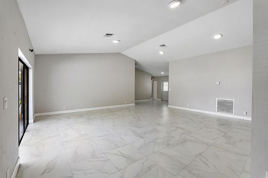11461 nw 39th st_015