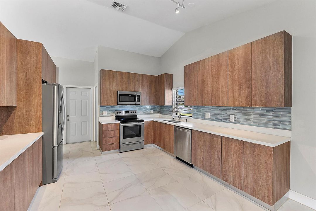 11461 nw 39th st_013