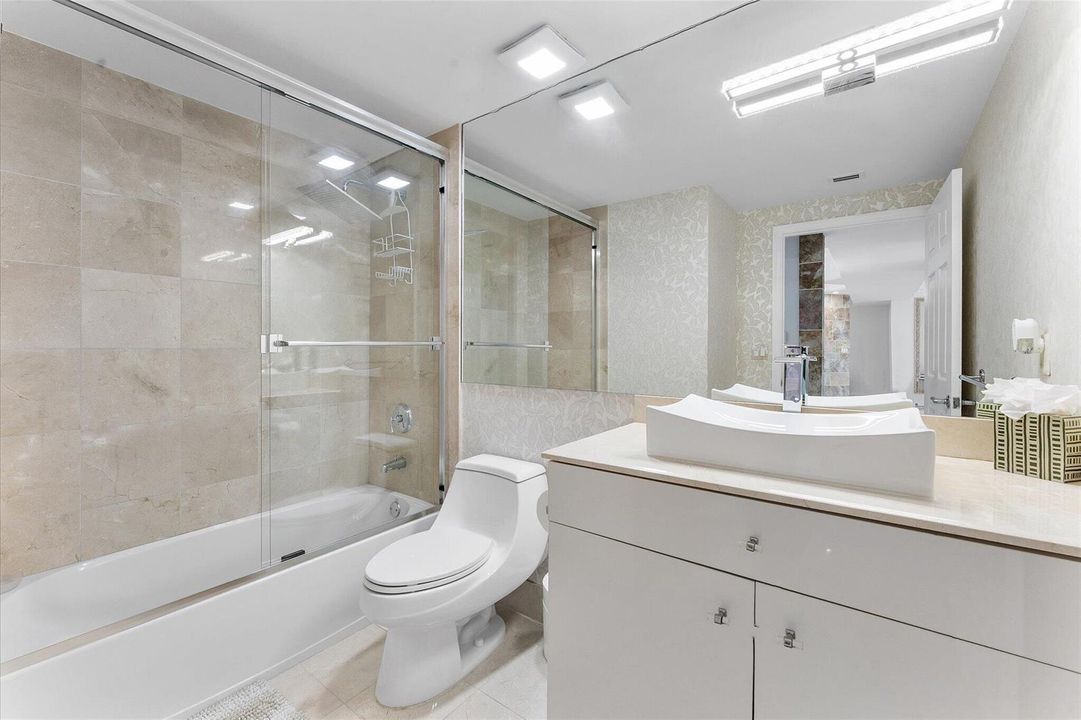 38-3200 N Ocean Blvd_038