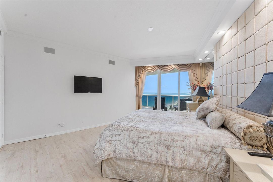 28-3200 N Ocean Blvd_028