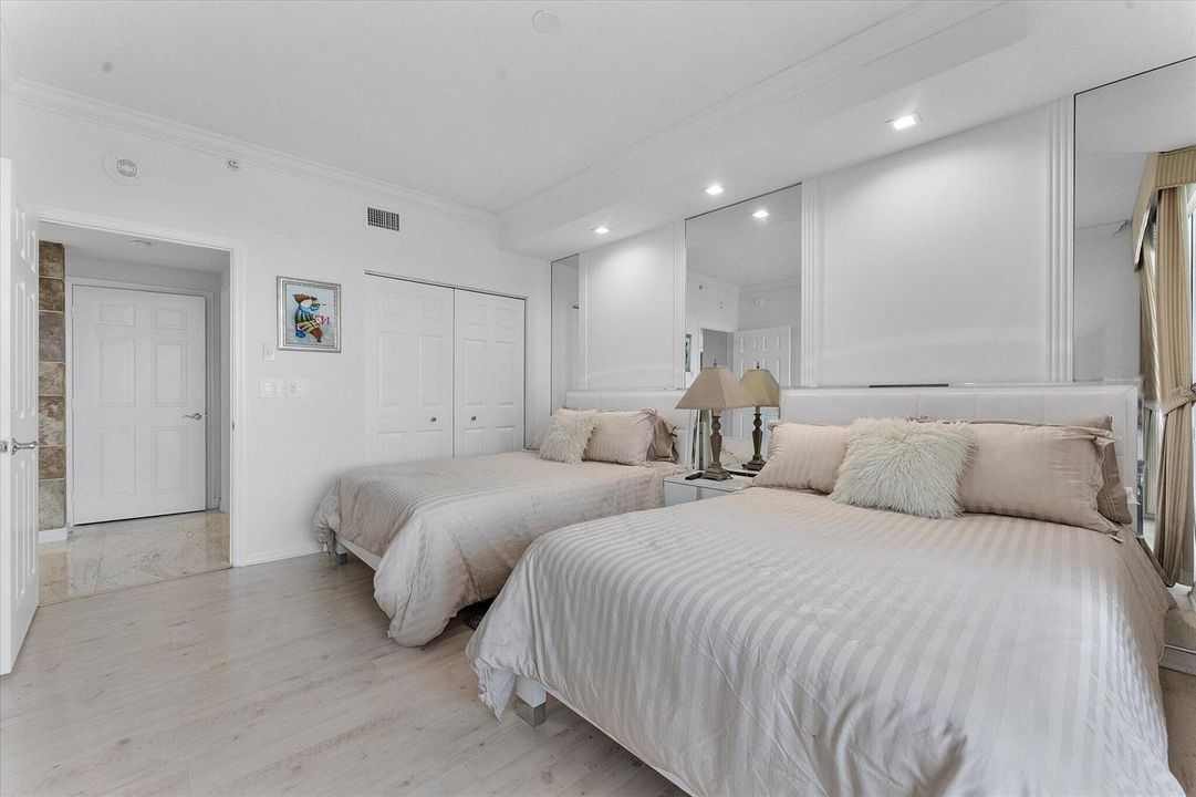 26-3200 N Ocean Blvd_026