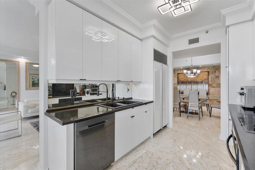 11-3200 N Ocean Blvd_011