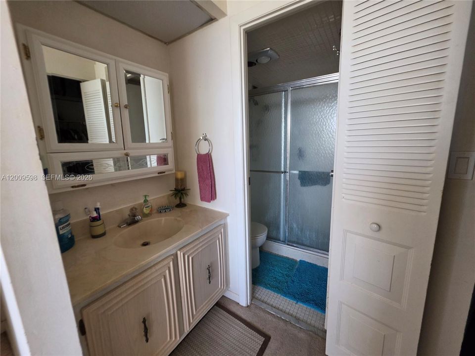 For Sale: $113,000 (2 beds, 2 baths, 1060 Square Feet)