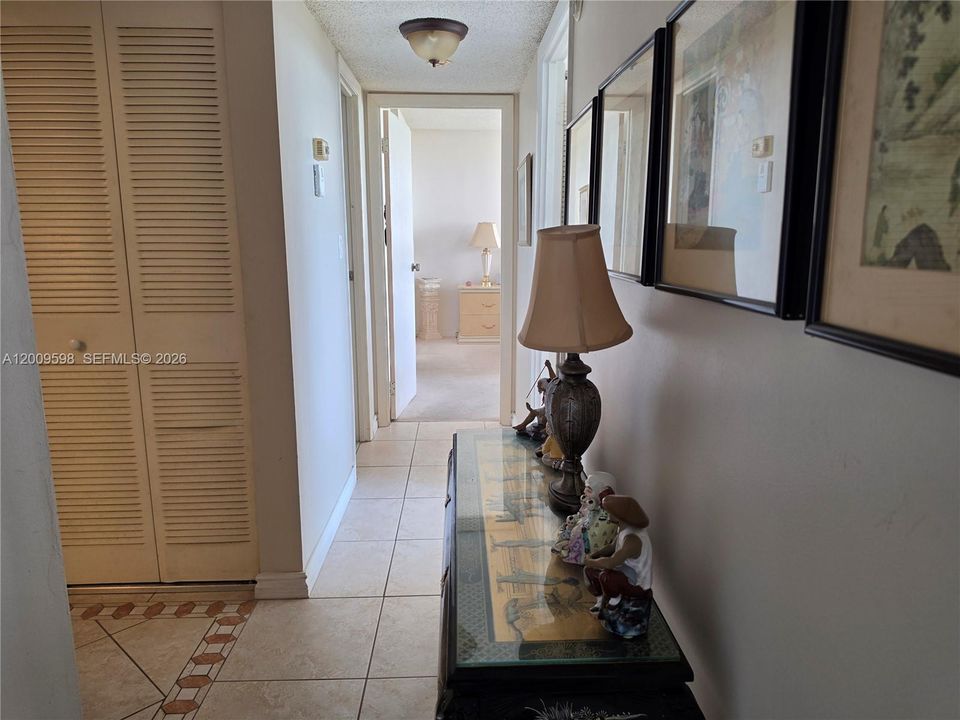 For Sale: $113,000 (2 beds, 2 baths, 1060 Square Feet)
