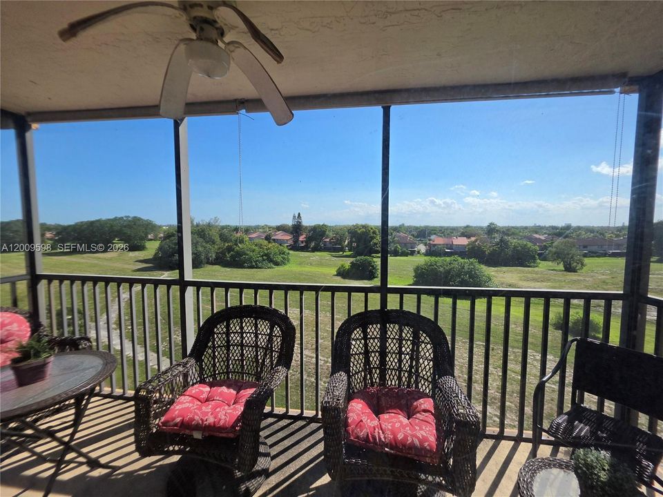 For Sale: $113,000 (2 beds, 2 baths, 1060 Square Feet)