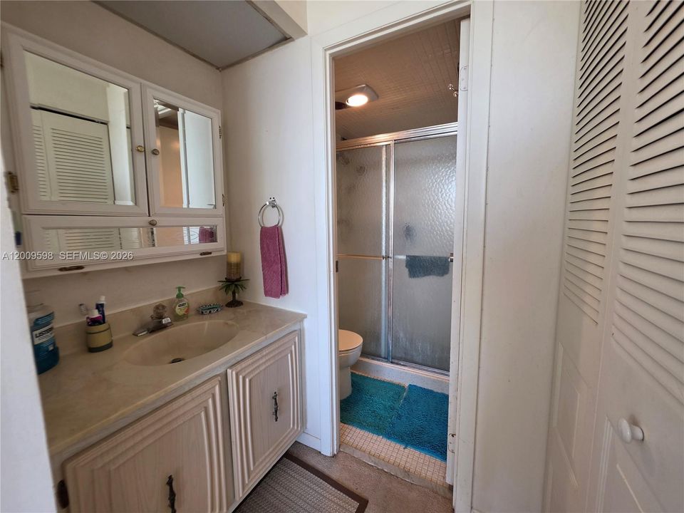 For Sale: $113,000 (2 beds, 2 baths, 1060 Square Feet)