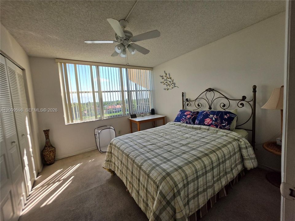 For Sale: $113,000 (2 beds, 2 baths, 1060 Square Feet)