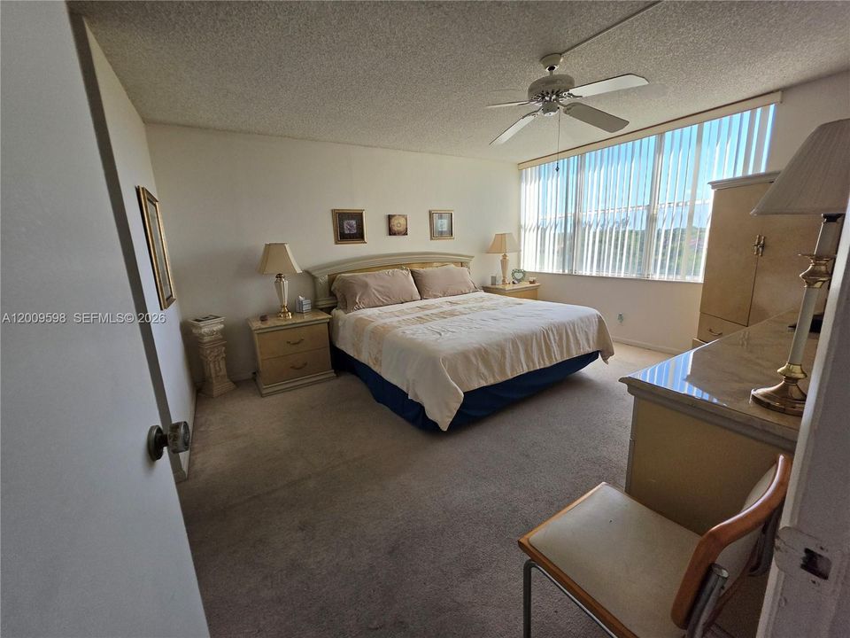 For Sale: $113,000 (2 beds, 2 baths, 1060 Square Feet)