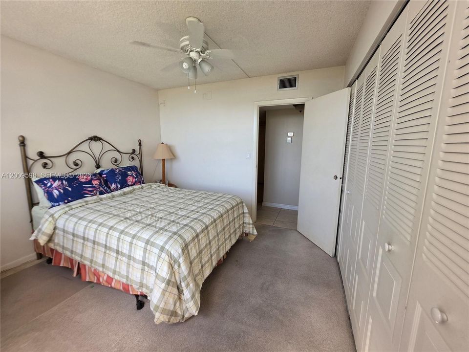 For Sale: $113,000 (2 beds, 2 baths, 1060 Square Feet)