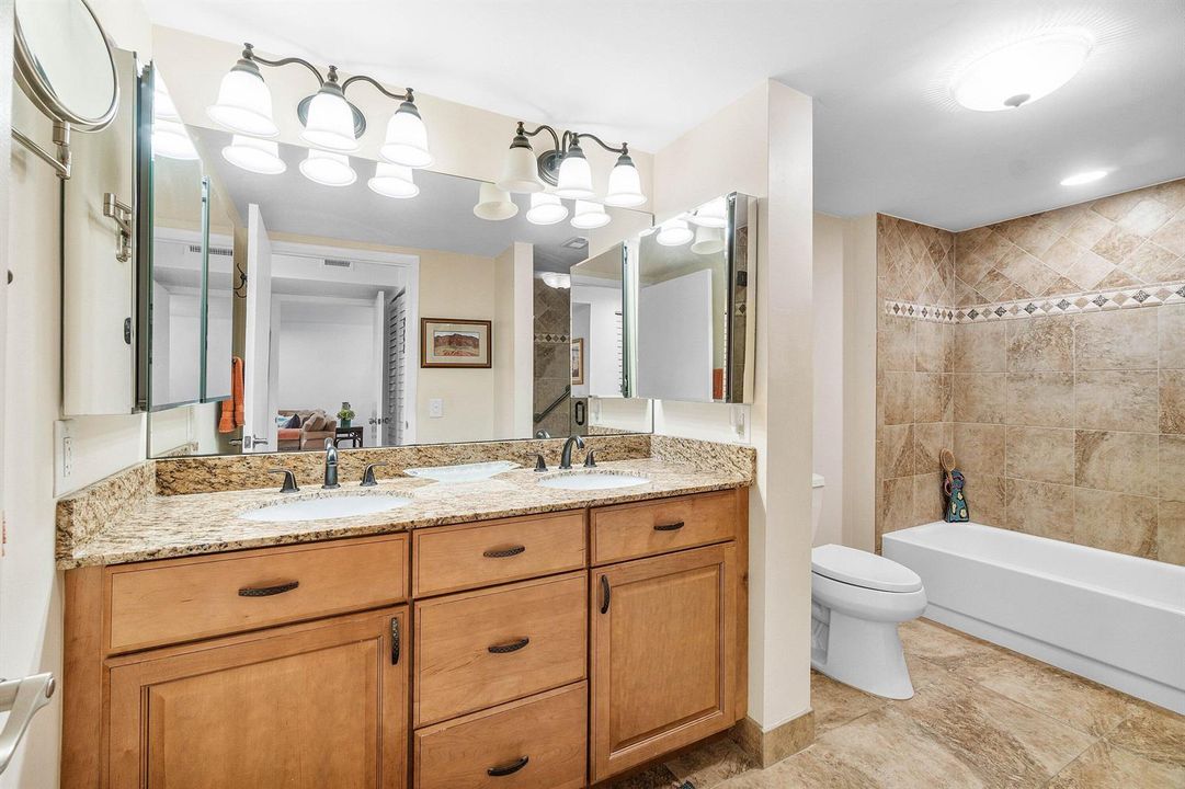 Primary En-Suite Bathroom