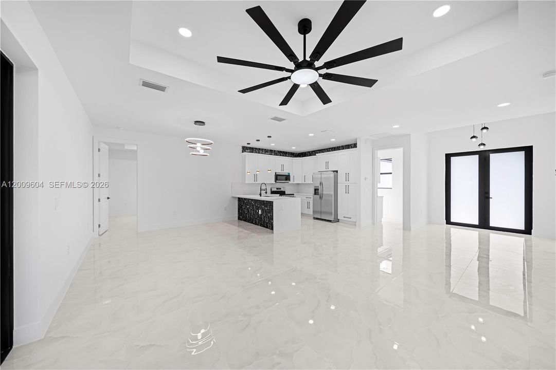 En Venta: $335,000 (3 camas, 2 baños, 0 Pies cuadrados)