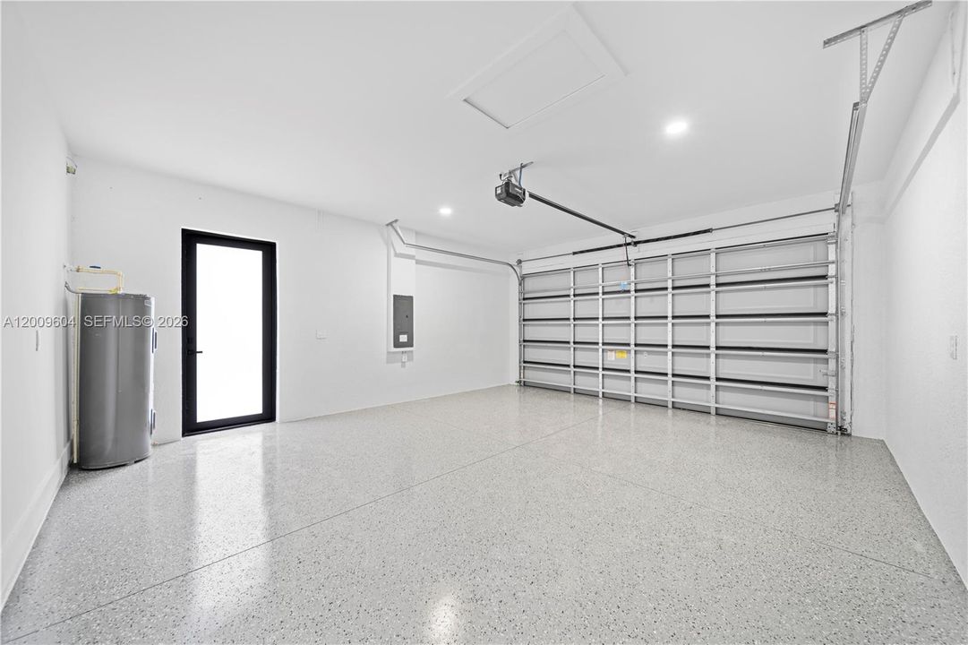 En Venta: $335,000 (3 camas, 2 baños, 0 Pies cuadrados)