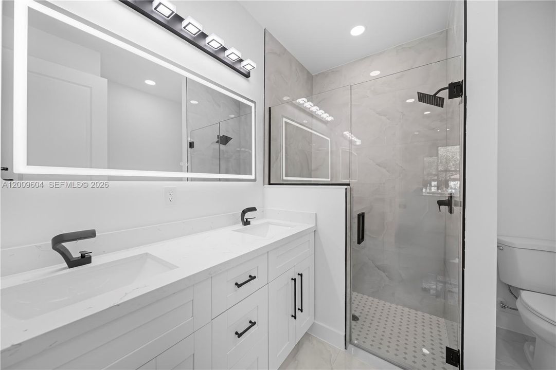 En Venta: $335,000 (3 camas, 2 baños, 0 Pies cuadrados)