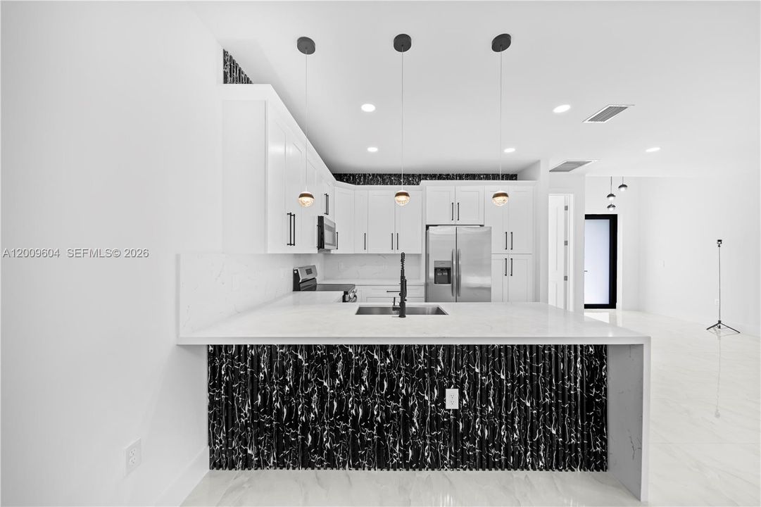 En Venta: $335,000 (3 camas, 2 baños, 0 Pies cuadrados)