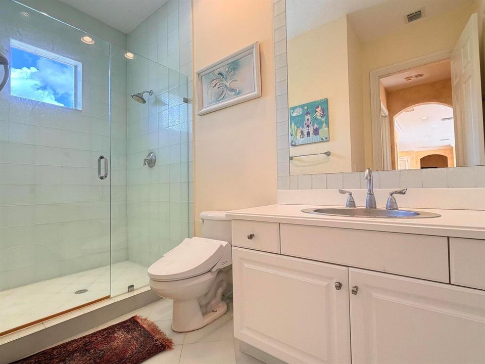 Guest Bathroom 3