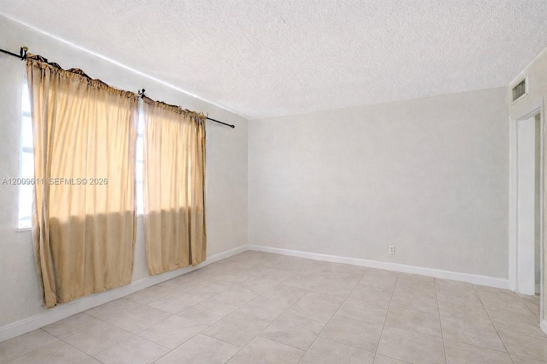 En Venta: $199,500 (2 camas, 1 baños, 815 Pies cuadrados)