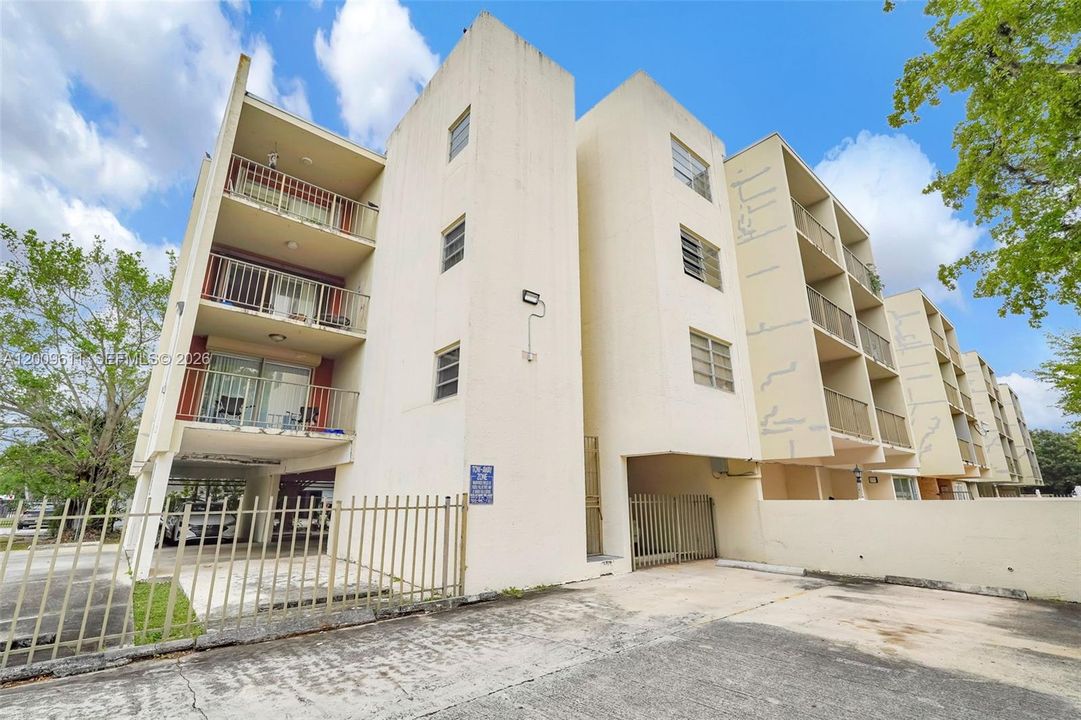 En Venta: $199,500 (2 camas, 1 baños, 815 Pies cuadrados)
