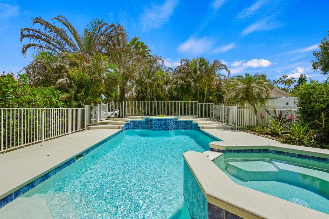 3189 SW Solitaire Palm Dr