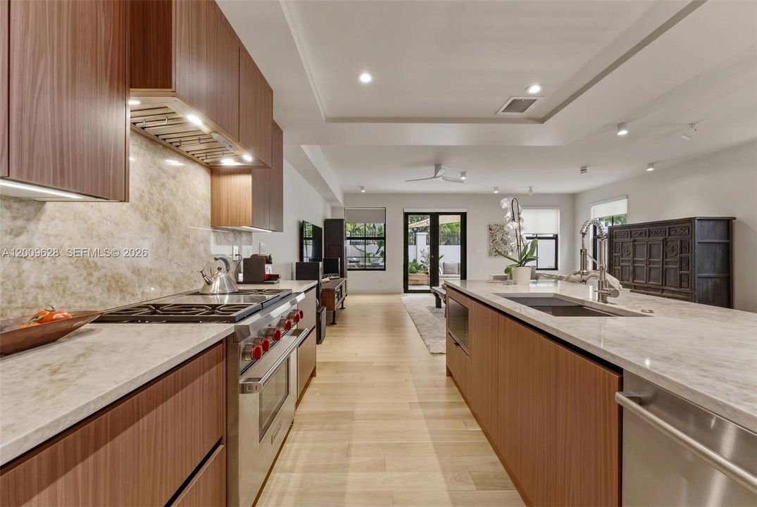 For Sale: $1,875,000 (3 beds, 2 baths, 2350 Square Feet)