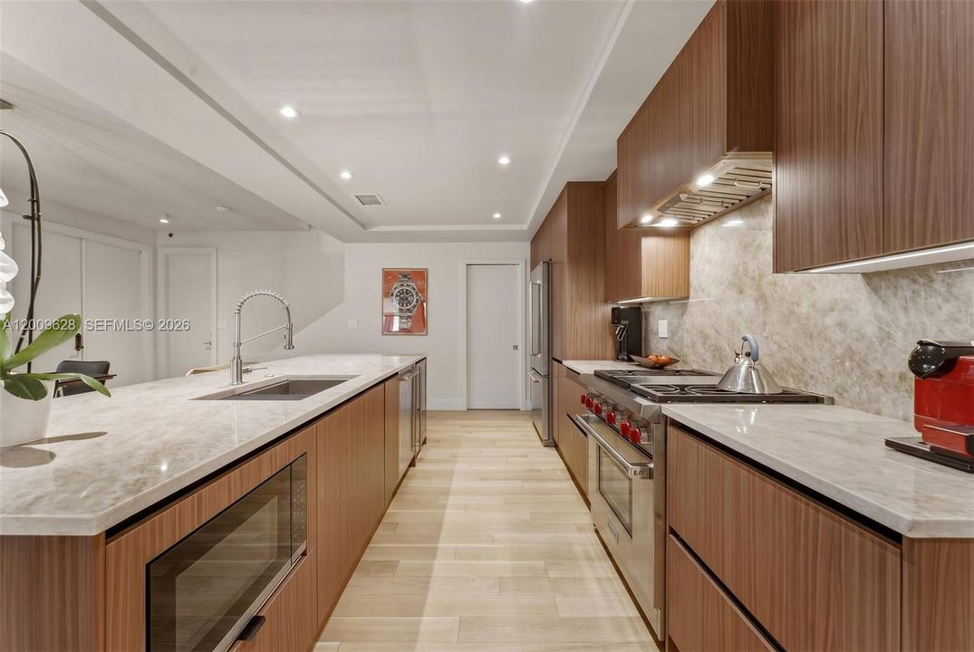 For Sale: $1,875,000 (3 beds, 2 baths, 2350 Square Feet)