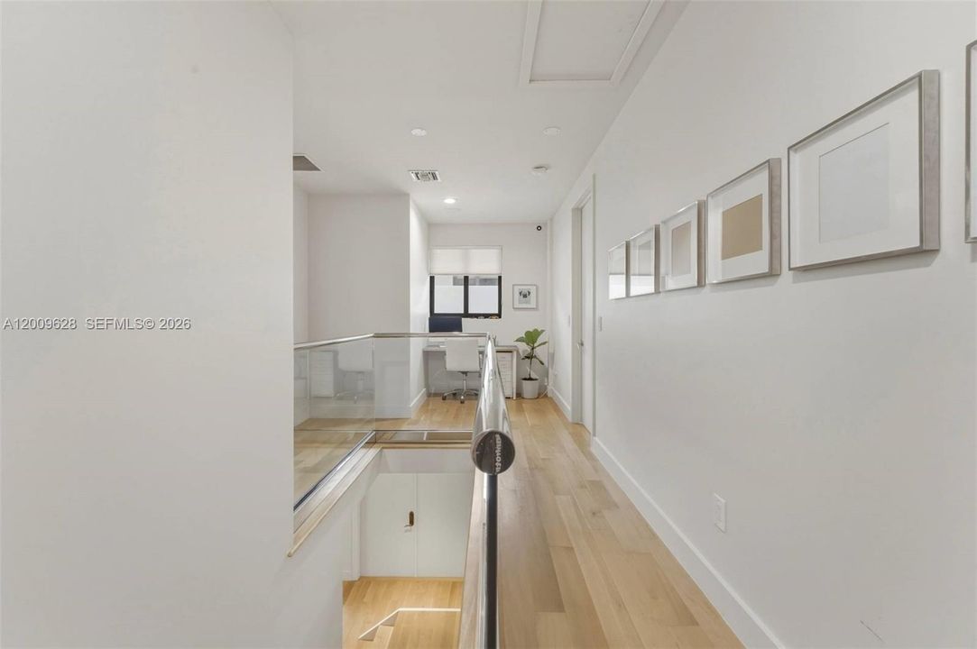 For Sale: $1,875,000 (3 beds, 2 baths, 2350 Square Feet)