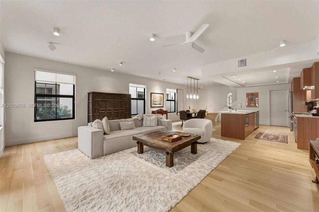 For Sale: $1,875,000 (3 beds, 2 baths, 2350 Square Feet)