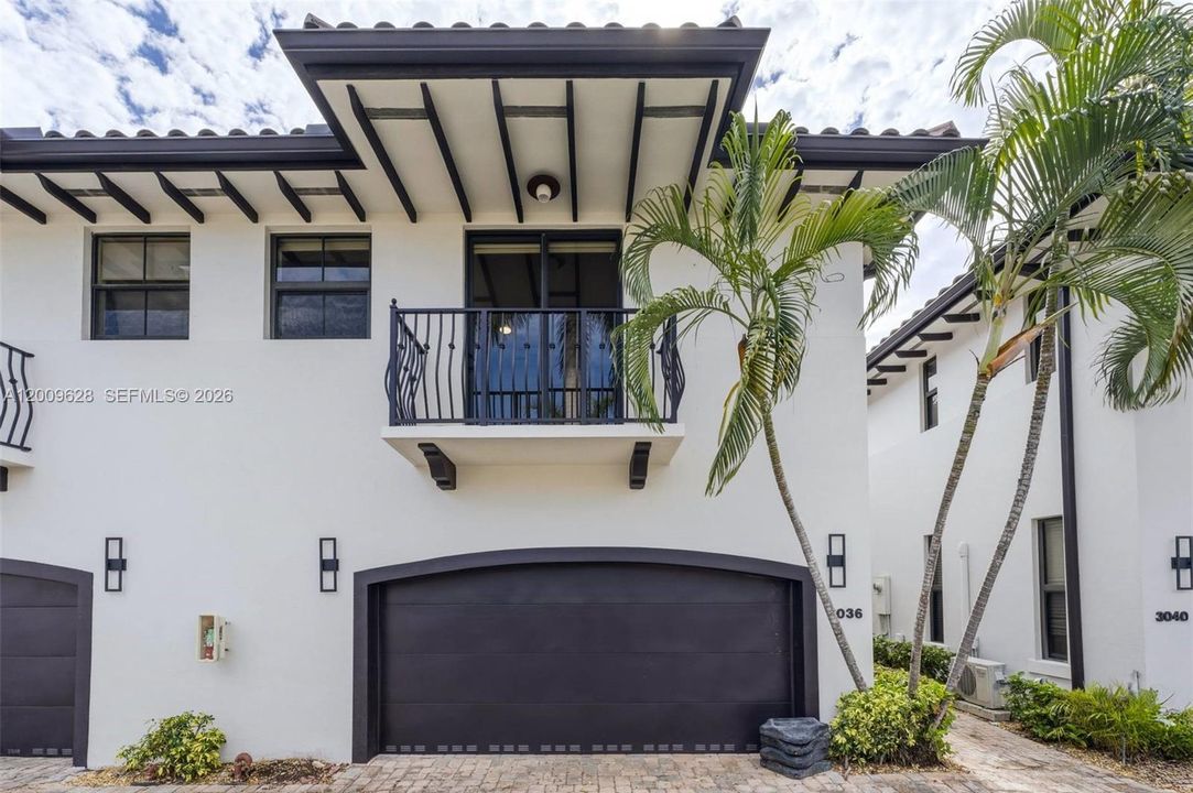 For Sale: $1,875,000 (3 beds, 2 baths, 2350 Square Feet)