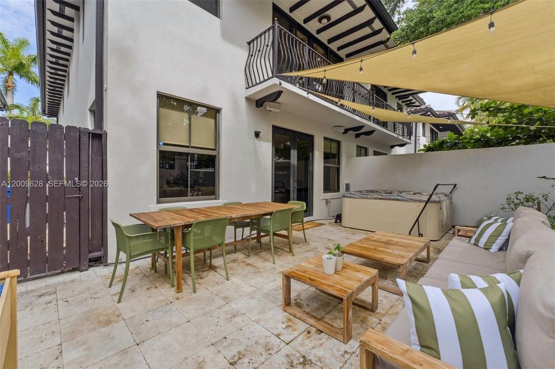 For Sale: $1,875,000 (3 beds, 2 baths, 2350 Square Feet)