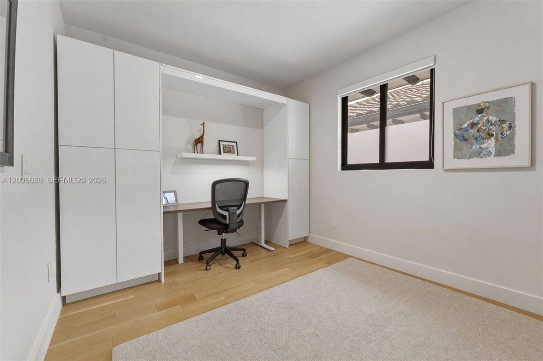 For Sale: $1,875,000 (3 beds, 2 baths, 2350 Square Feet)