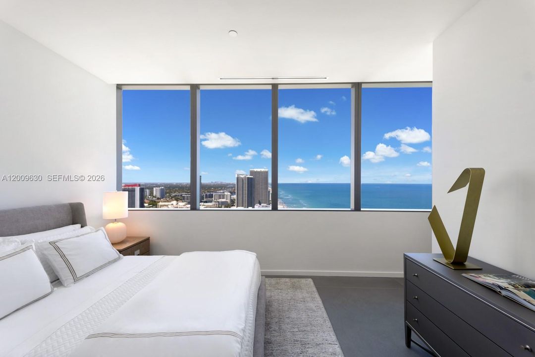 Vendido Recientemente: $8,500,000 (5 camas, 6 baños, 5832 Pies cuadrados)