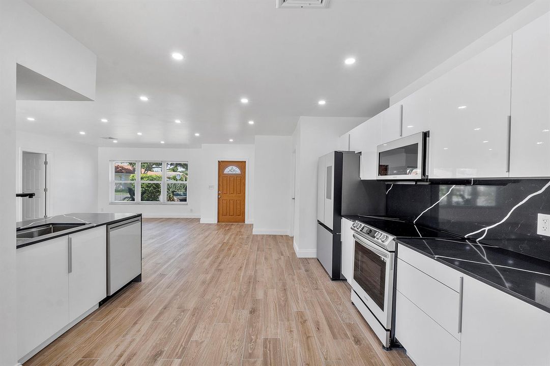 400 SW 9th Ave_030