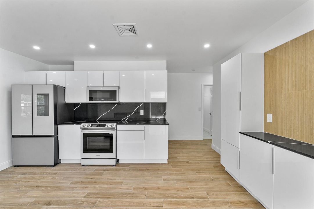 400 SW 9th Ave_032