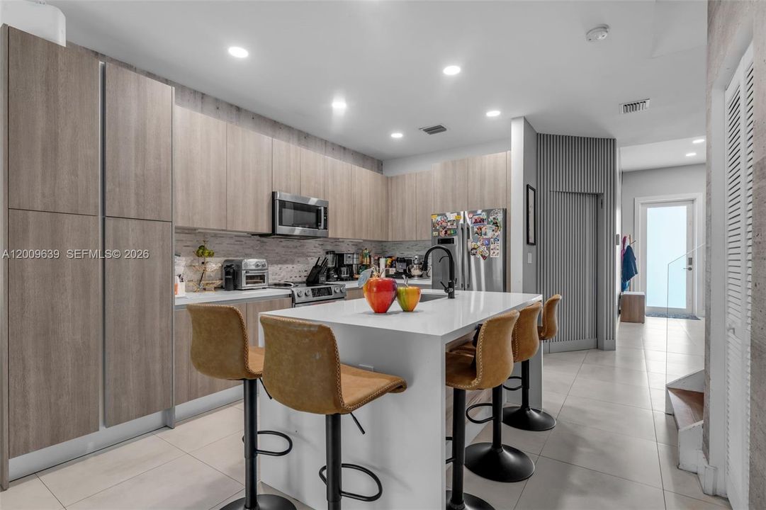 Activo con contrato: $750,000 (3 camas, 3 baños, 1743 Pies cuadrados)