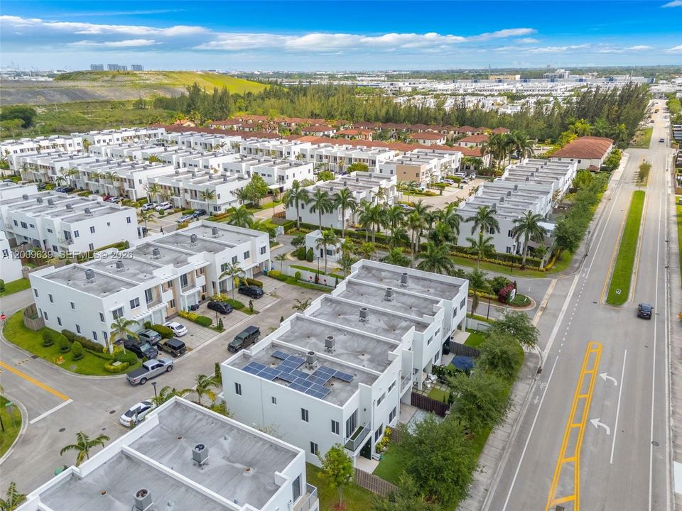 Activo con contrato: $750,000 (3 camas, 3 baños, 1743 Pies cuadrados)