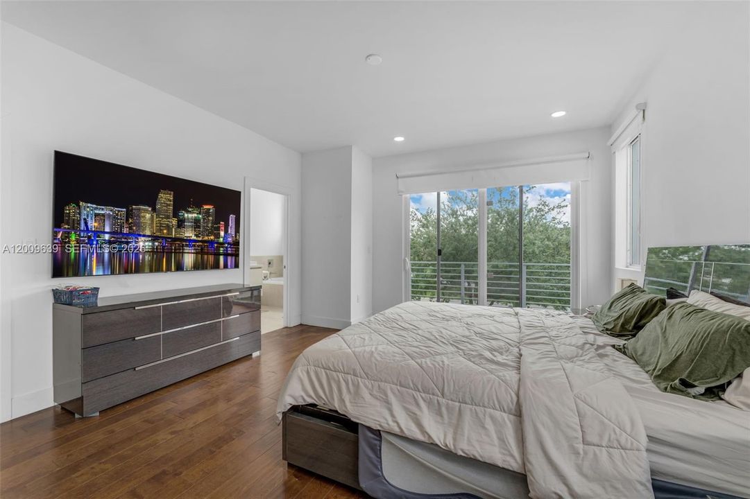 Activo con contrato: $750,000 (3 camas, 3 baños, 1743 Pies cuadrados)